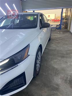 نيسان ألتيما